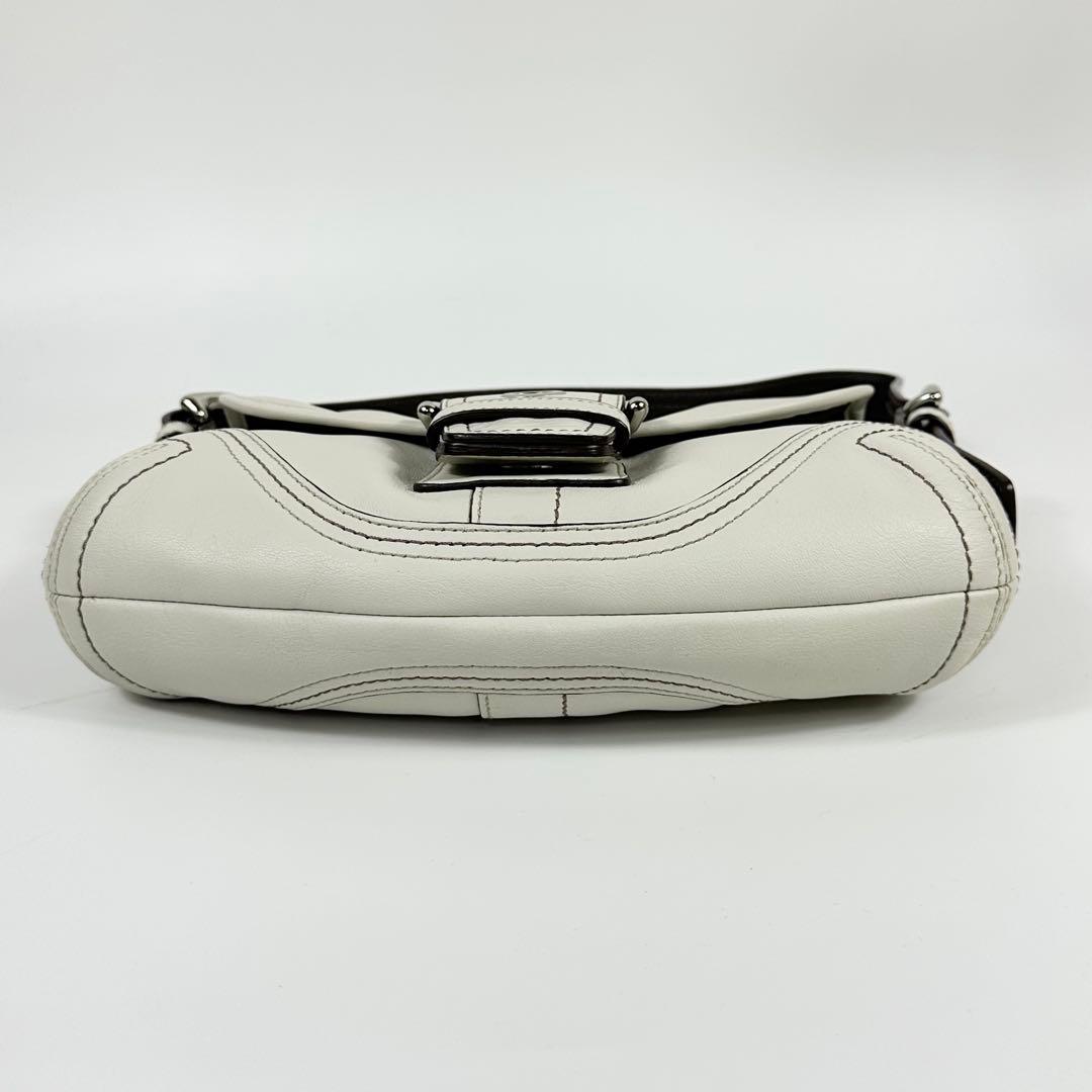 美品 COACH ホーボー ワンショルダーバッグ 白系