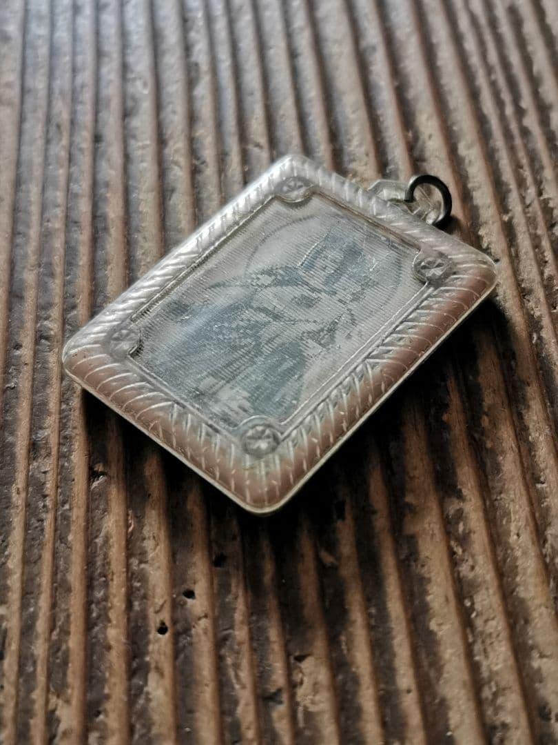 アンティーク 聖母子像と聖人 レンチキュラー桜色チャーム レザー紐付きネックレス