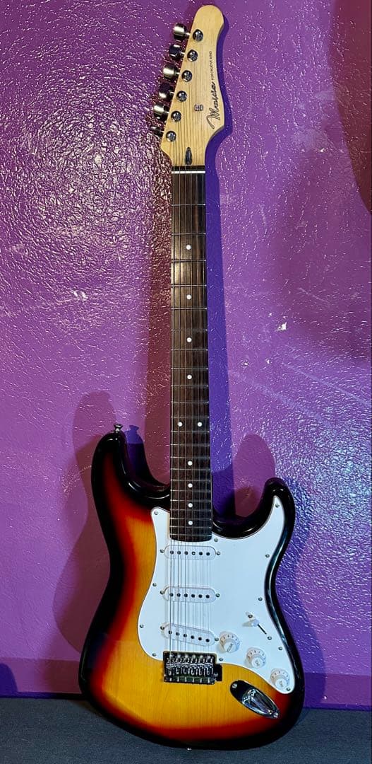 Mavis　メイビス　ストラトキャスター　サンバースト