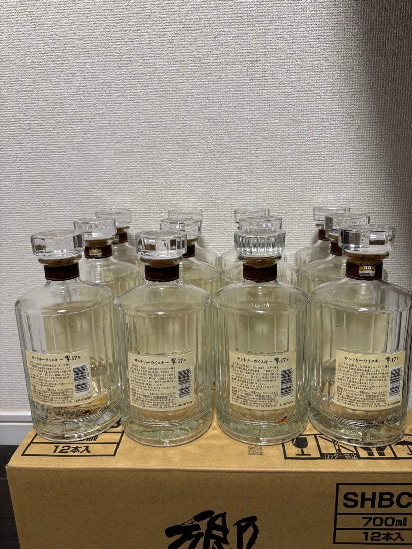 空瓶 響 17年 ウイスキー 700ml 12本セット 傷あり