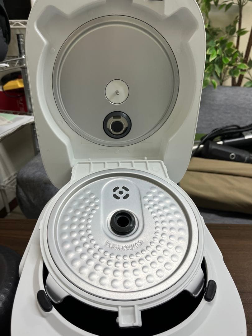 超美品　女性オーナーヤマダセレクト IHジャー炊飯器 3合炊き 2024年製 T