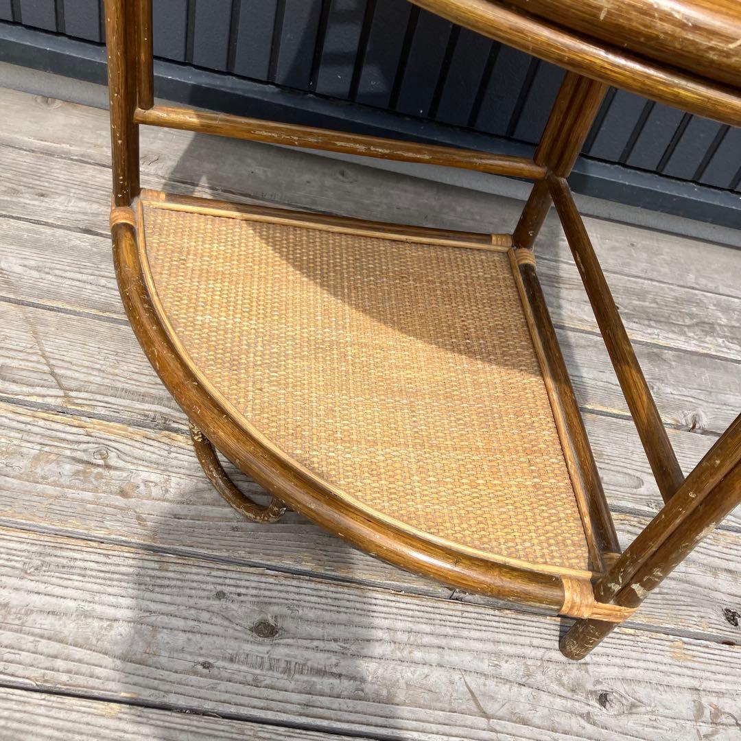 昭和レトロ 3段ラタンシェルフ 扇型コーナーラック 飾り棚 ディスプレイラック