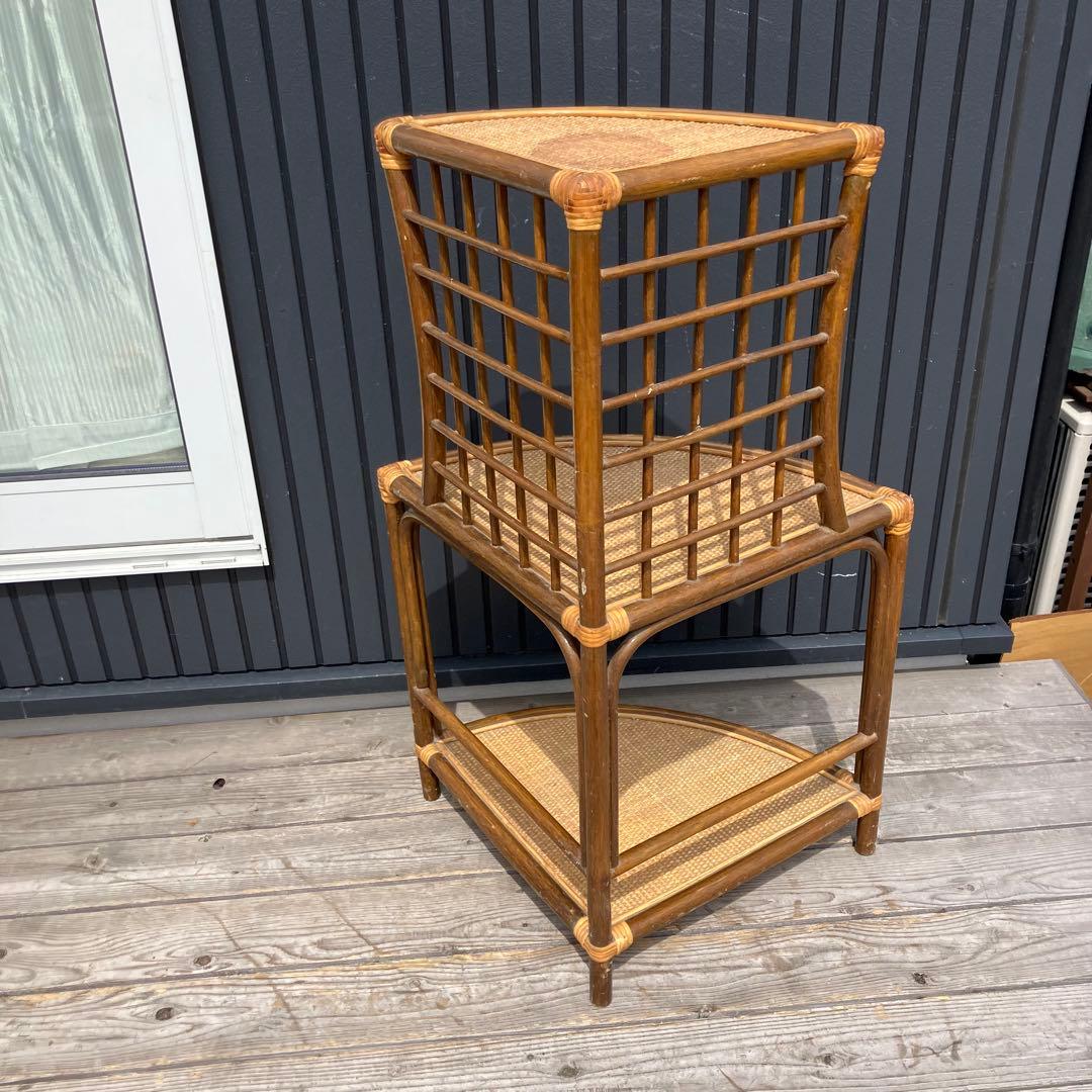 昭和レトロ 3段ラタンシェルフ 扇型コーナーラック 飾り棚 ディスプレイラック