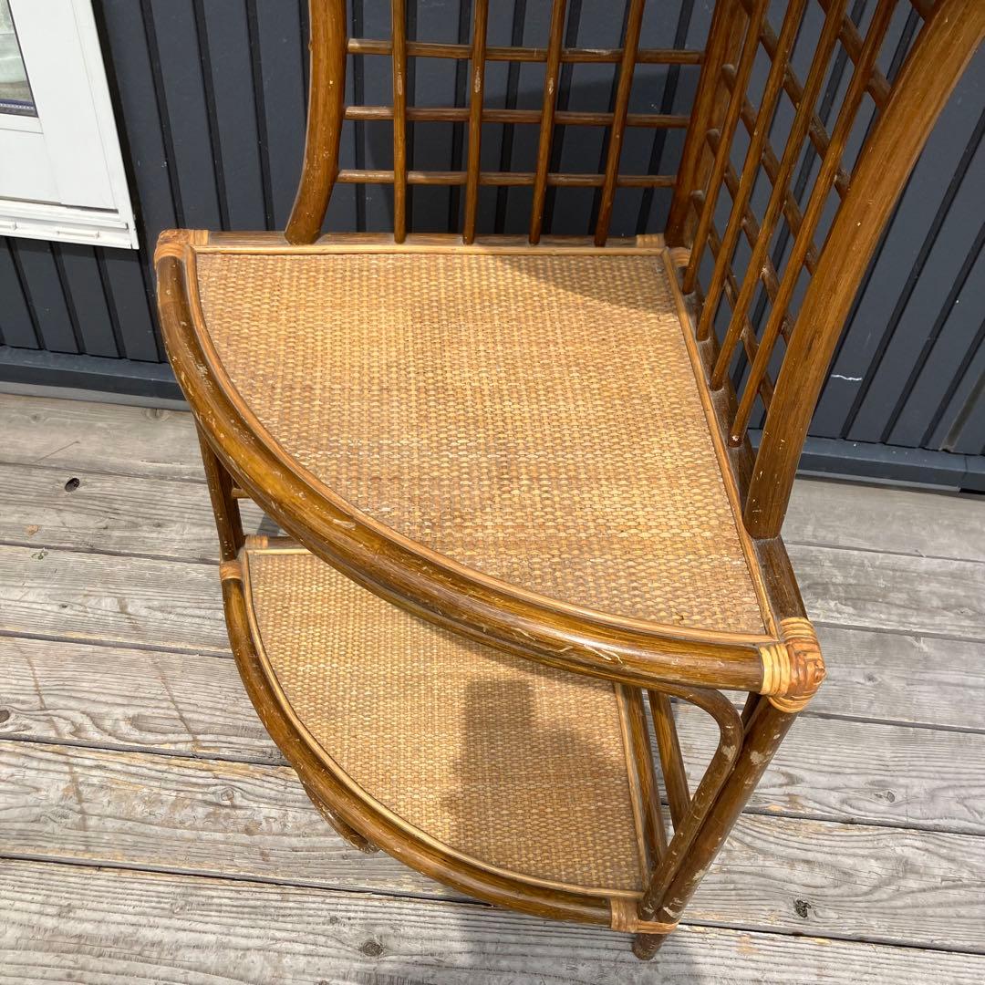 昭和レトロ 3段ラタンシェルフ 扇型コーナーラック 飾り棚 ディスプレイラック