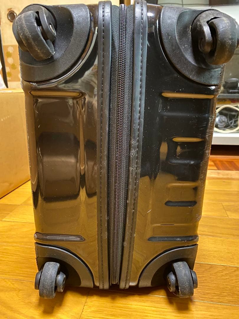 ゼロハリバートンキャリーケース ZRX220-ブラック