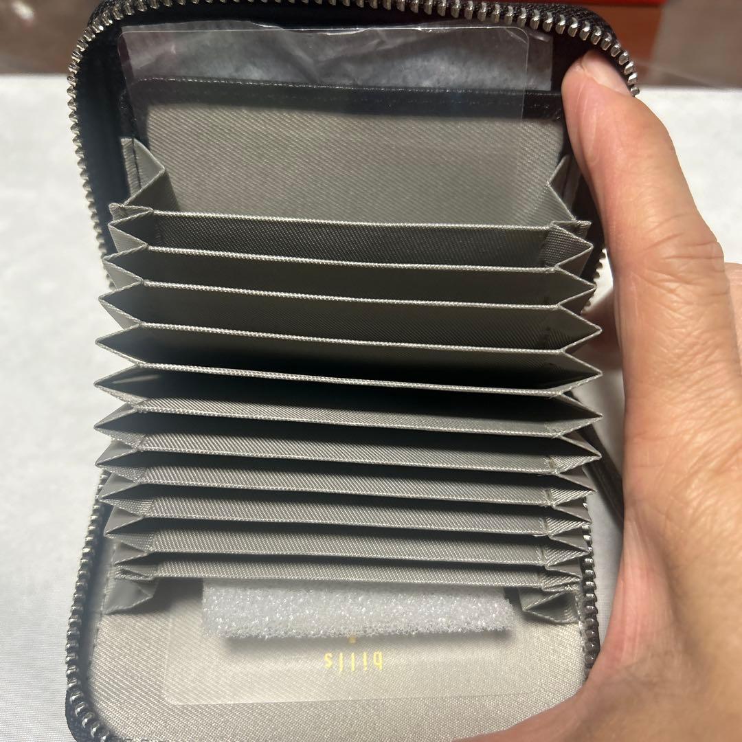 PEZ 二つ折り財布 黒