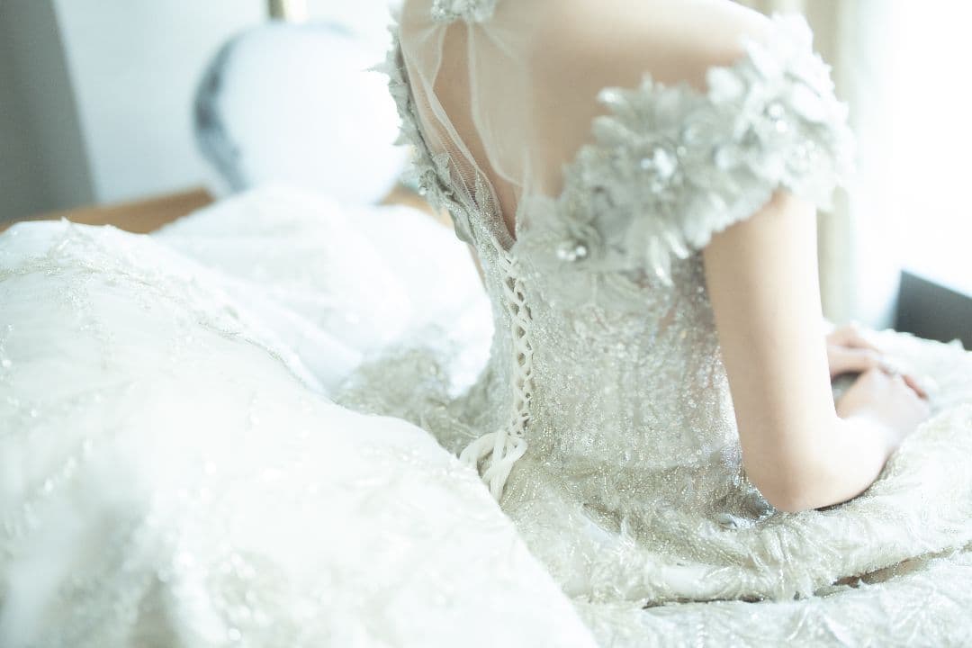 【さき】半額以下【韓国ドレス】ビジューウェディングドレス　結婚式　前撮り