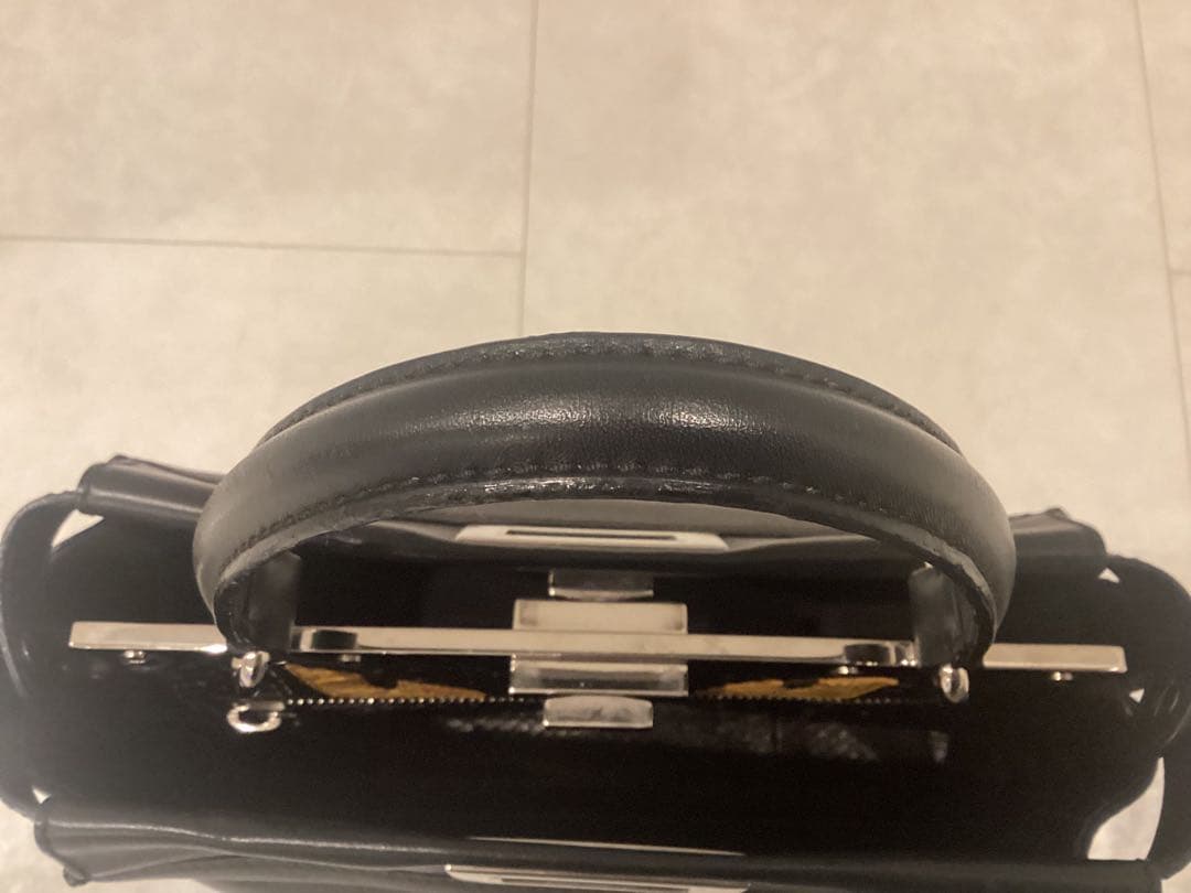 FENDI ピーカブー レギュラー ブラック　ショルダーバッグ