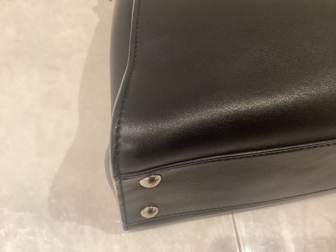 FENDI ピーカブー レギュラー ブラック　ショルダーバッグ