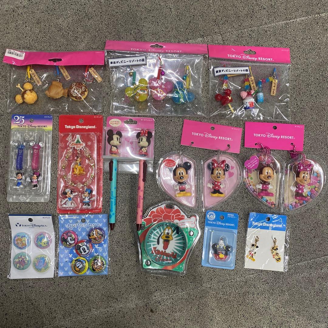 ディズニーキャラクターグッズセット まとめ売り　約70点　ディズニーリゾート