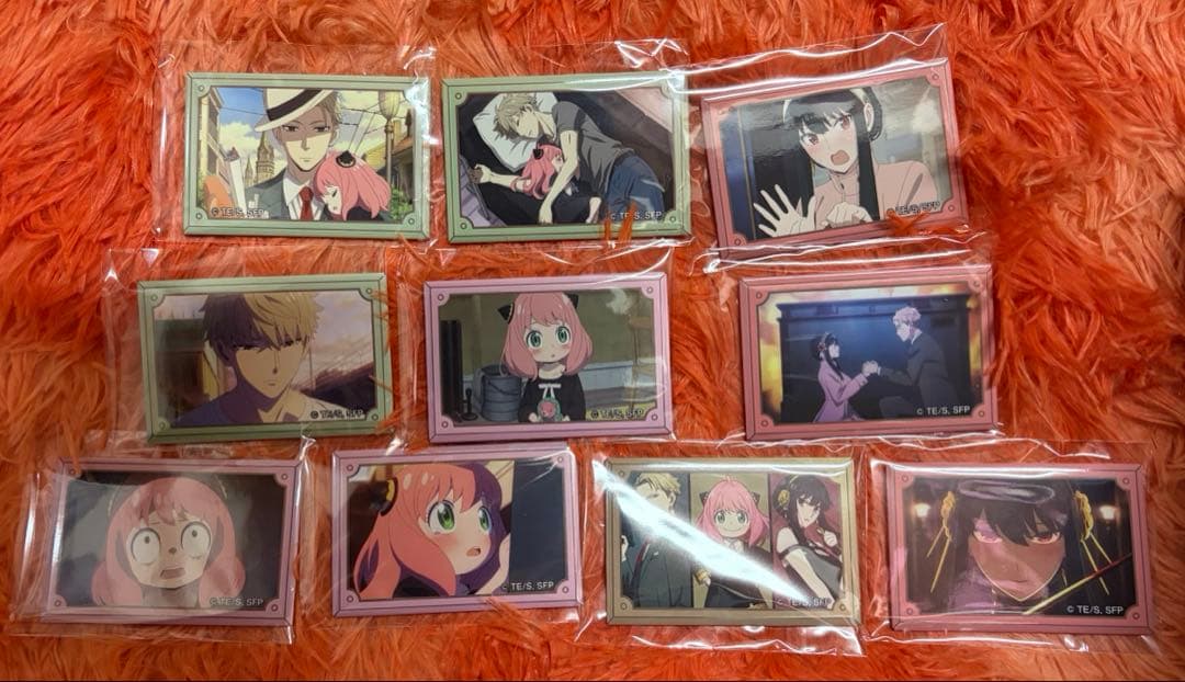 スパイファミリーグッズセット　缶バッジキーホルダー等