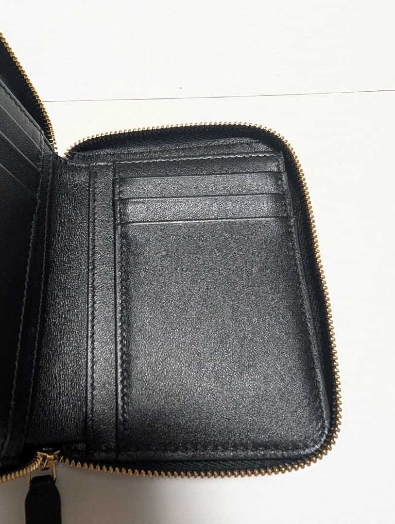 CHANEL 二つ折り財布　ブラック