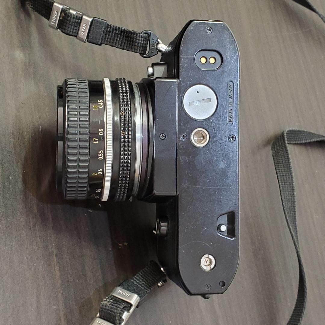 Nikon EM + NIKKOR 50mm F1.8 Ai ストラップ付
