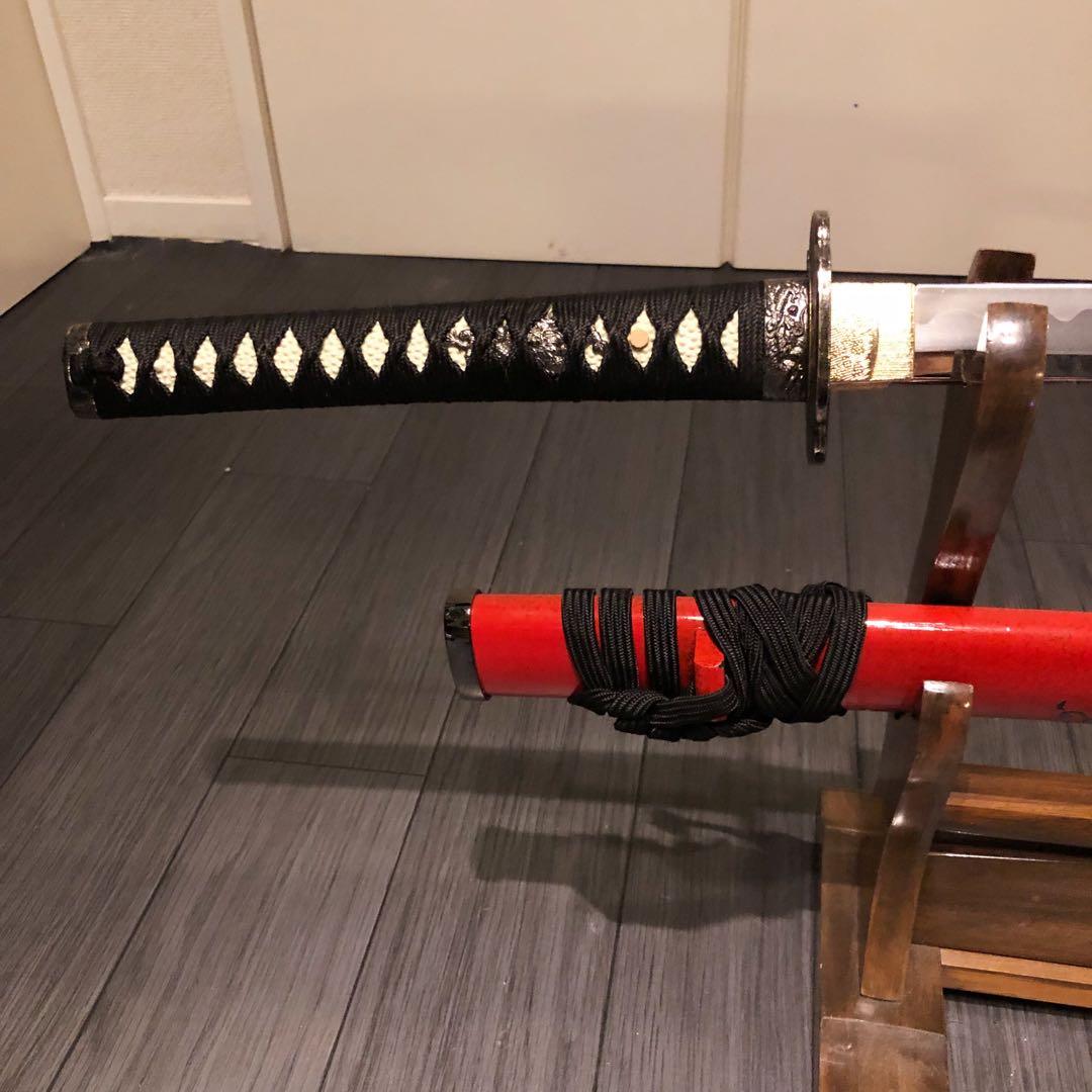 高級模造刀　居合刀　優乱刃紋　朱拵え　合金刀身　紋様入り