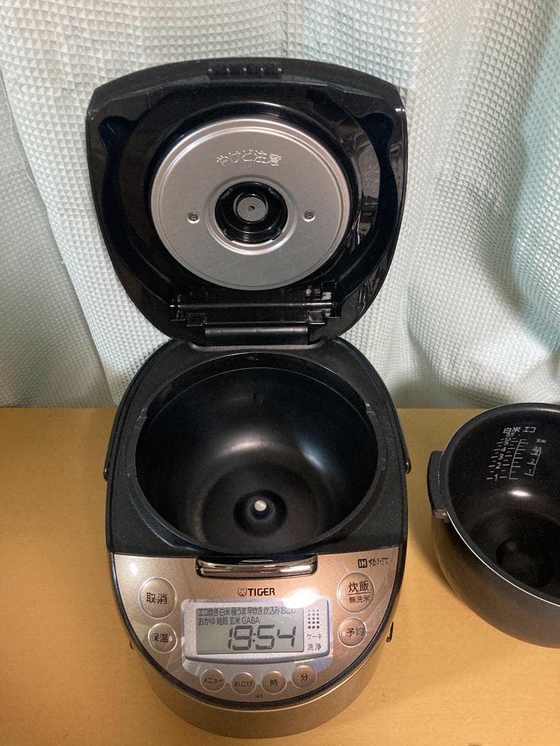 ★タイガーJKT-P100 IH炊飯ジャー2020年製 TIGER1L 5.5合