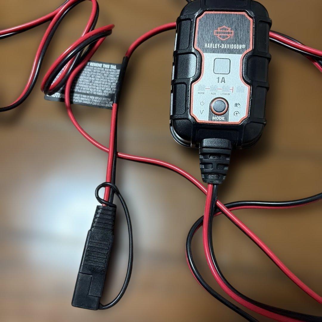 Harley-Davidson ＊ 純正　バッテリーチャージャー 充電器