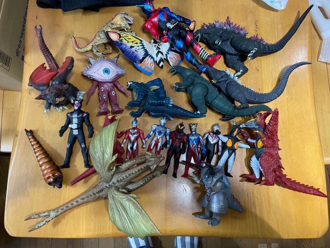 特撮フィギュアセット ゴジラ ウルトラマン 21体