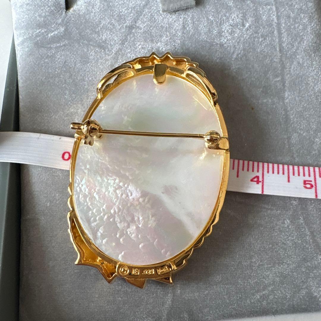 白蝶貝カメオ　ミュシャ(アイビー)IEI ペンダントトップOrブローチにも