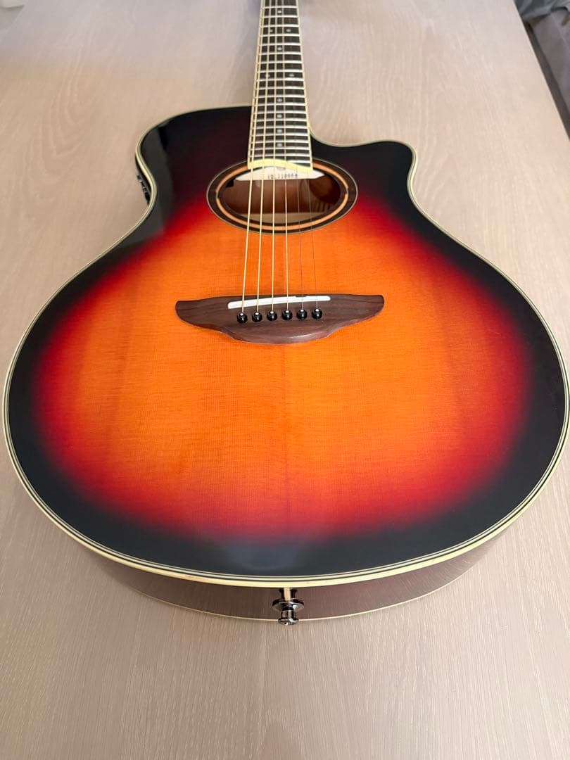 ヤマハAPX700II エレアコ　ケース付