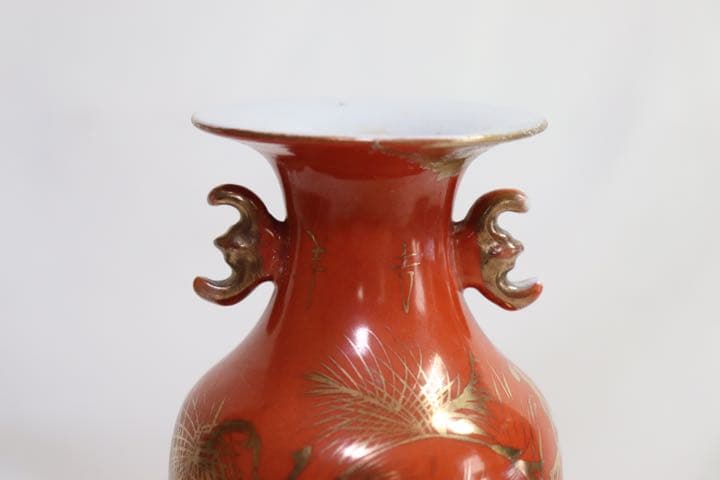 中国　清朝末期　珊瑚釉金彩双耳瓶　送料込み1122