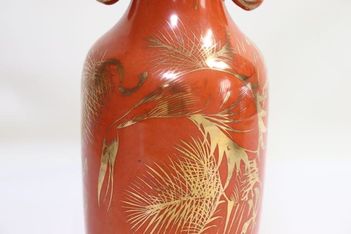 中国　清朝末期　珊瑚釉金彩双耳瓶　送料込み1122