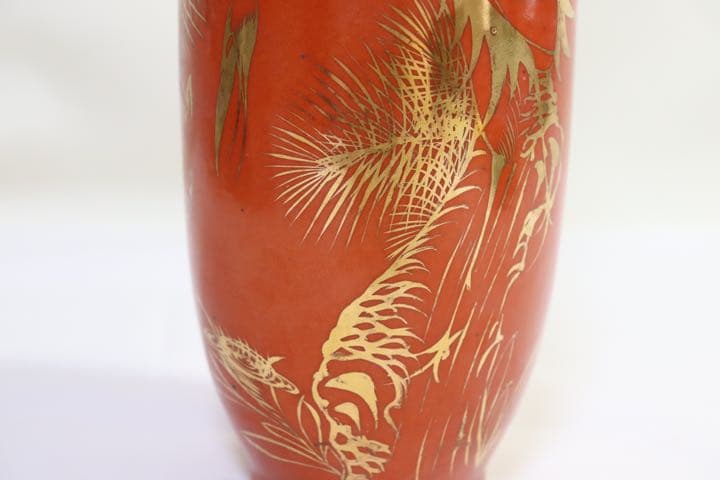 中国　清朝末期　珊瑚釉金彩双耳瓶　送料込み1122