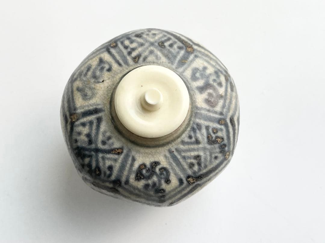 骨董　アンティーク　安南　染付　茶入　振り出し　小壺　亀甲紋様　ベトナム古陶