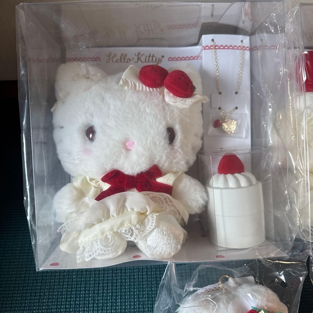 いちごショートケーキ マイメロ　マスコット ぬいぐるみ　ハローキティ　白いちご