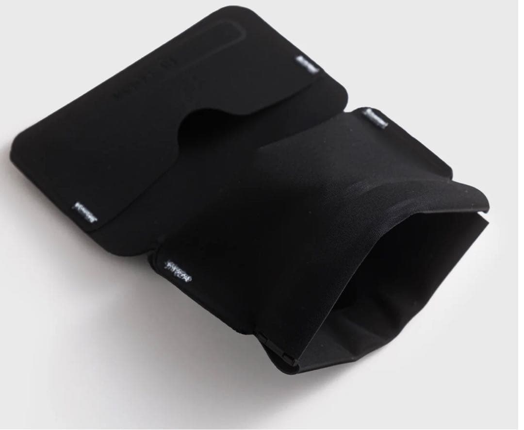 RE:FORM RE:01 - 究極の スリーブウォレット