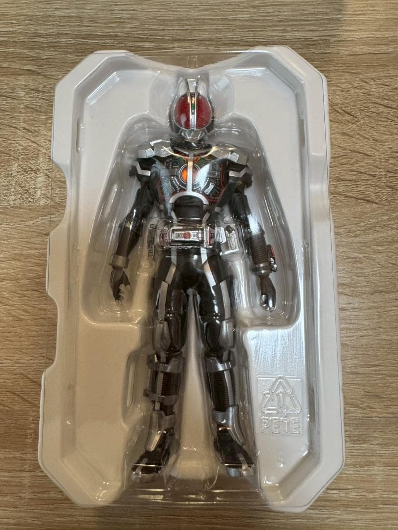 S.H.Figuarts 仮面ライダーファイズ アクセルフォーム
