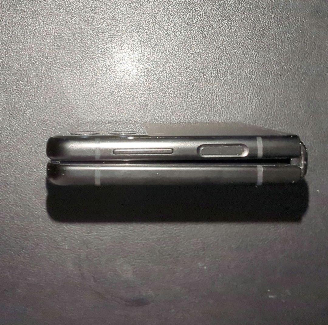 Galaxy Z Flip3 5G ファントムブラック au SCG12