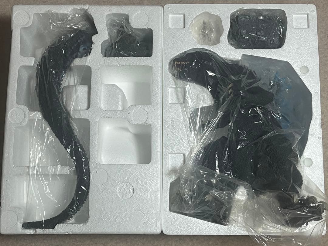 ギガンティックシリーズ ゴジラ 2001 背びれ発光イメージVer.