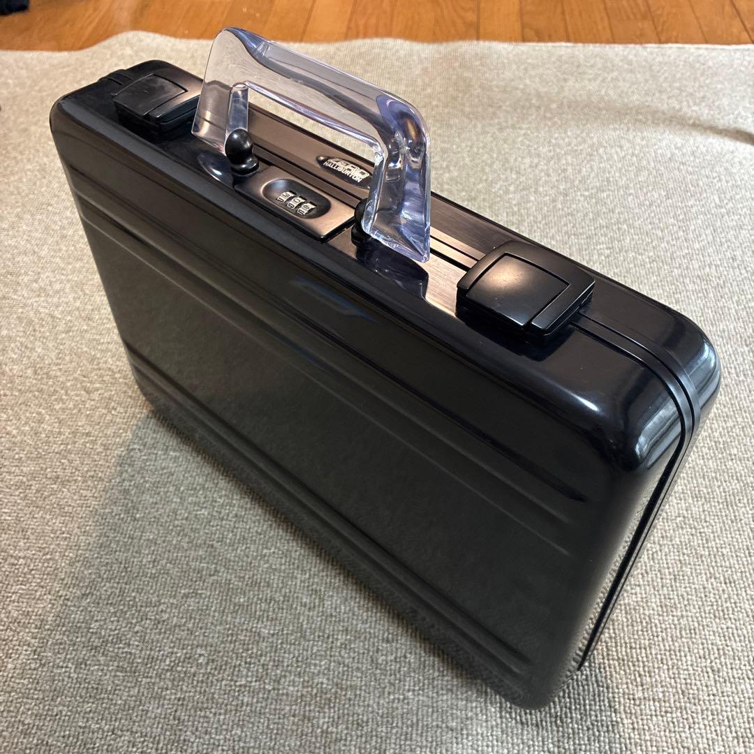 ZERO HALLIBURTON ゼロハリバートン アタッシュケース アルミ製