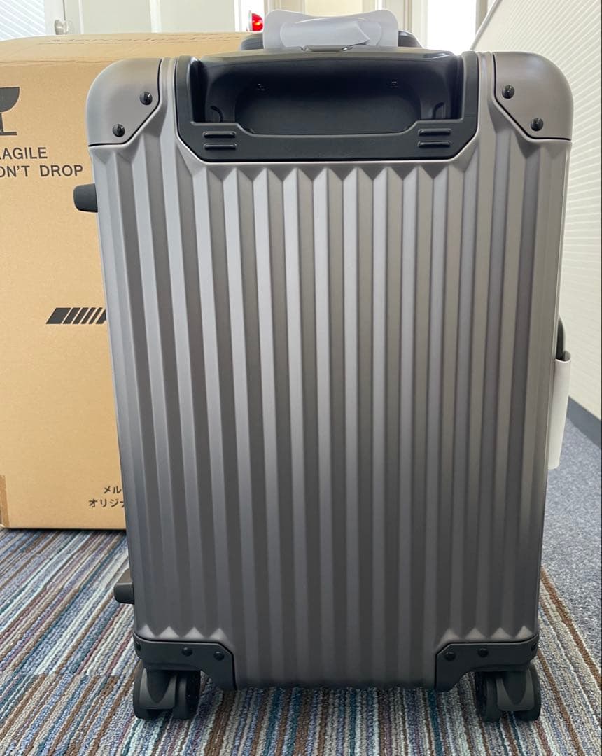 未使用　メルセデスベンツAMG オリジナルスーツケース 33L グレー