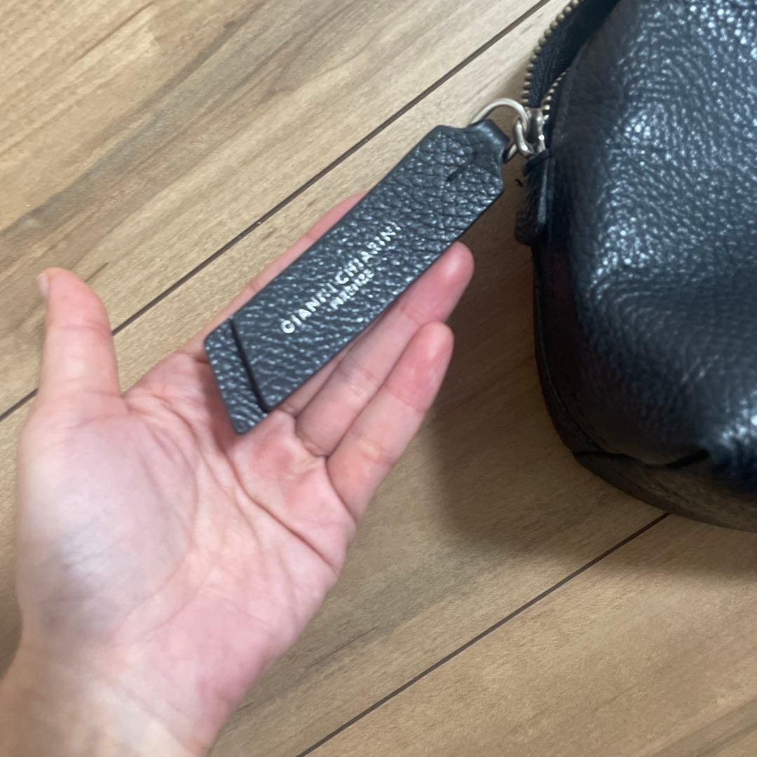 GIANNI CHIARINI レザーショルダーバッグ ブラック　アリファM