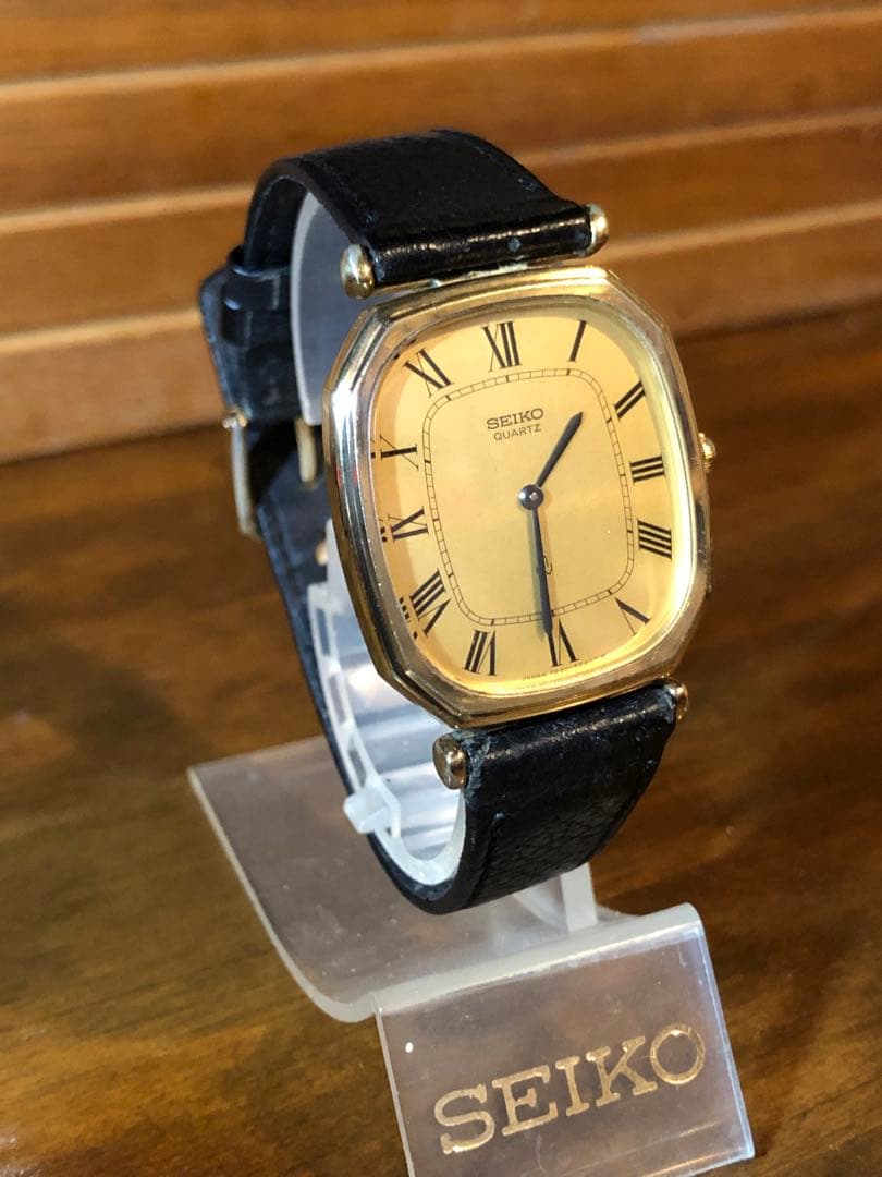 koka様　セイコー　シャリオ　SEIKO スクエア　ローマン文字　腕時計