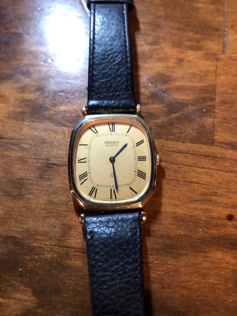 koka様　セイコー　シャリオ　SEIKO スクエア　ローマン文字　腕時計