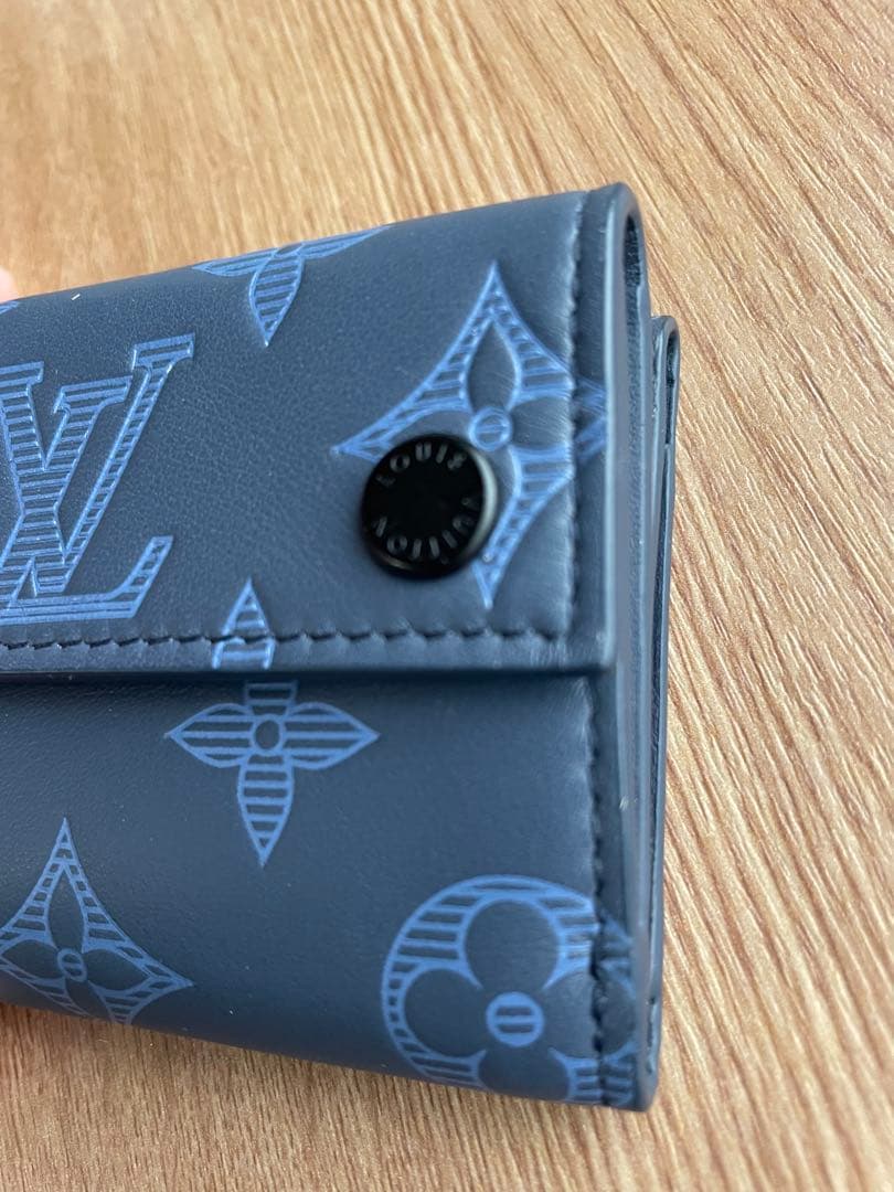 LOUIS VUITTON モノグラム シャドウディスカバリーコンパクト 財布