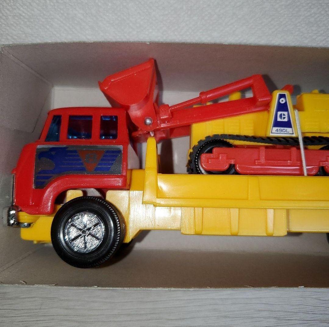 建設トラック おもちゃ