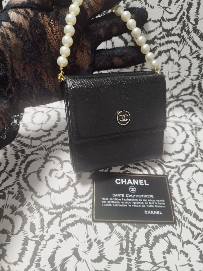 シャネルココボタン　折り財布