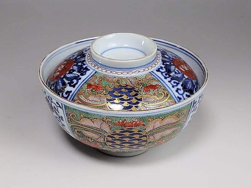 大聖寺伊万里 　染錦　牡丹に唐草吉祥紋図　蓋茶碗 　５客 　214AS- GGo