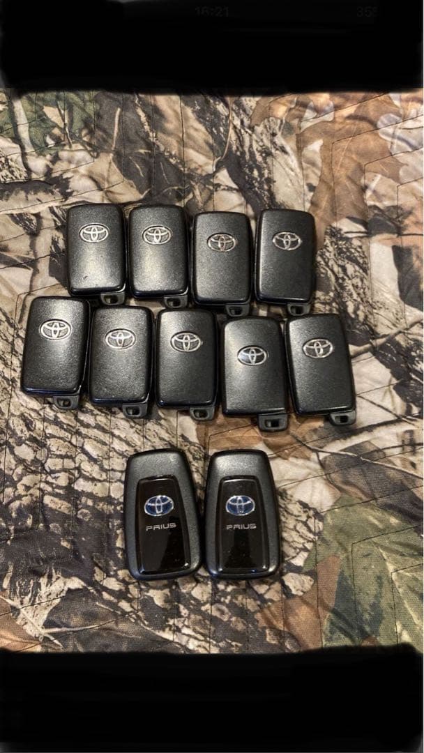 トヨタ 純正スマートキー プリウス ZVW51 ZVW30