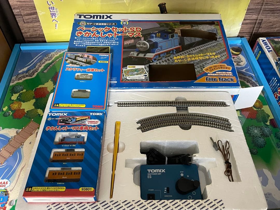 Nゲージ ベーシック・トーマス・アニーとクララベル・スクラフィーセット