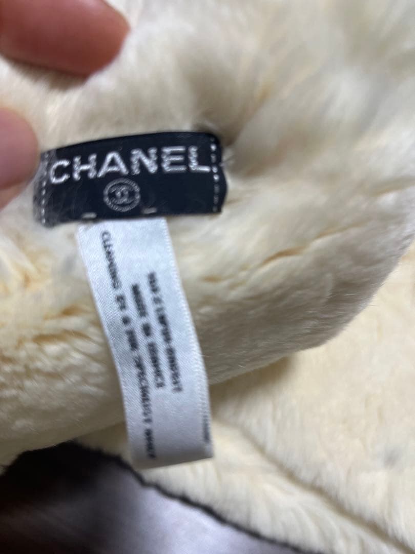 シャネル　ラパン　アイボリーマフラー