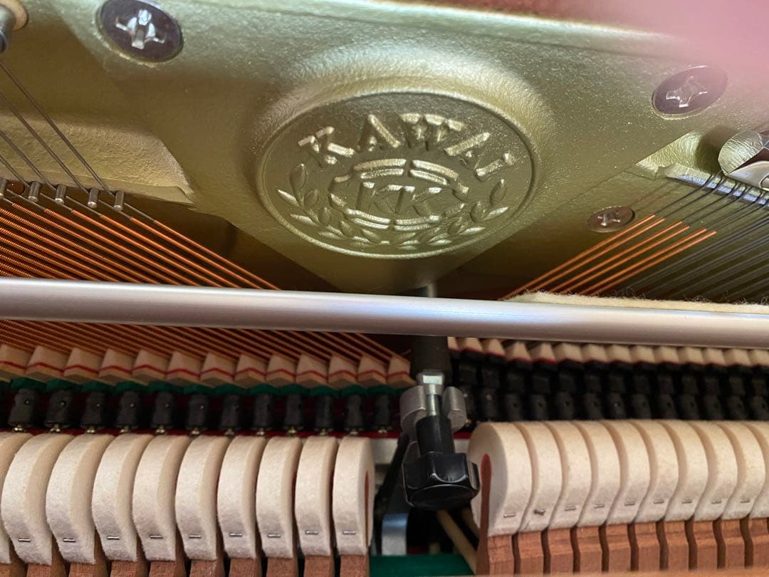 KAWAI アップライト ピアノ C-880FRGバーチ塗装仕上げ