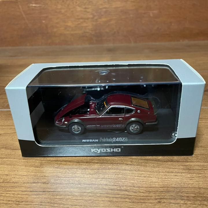 新品未展示品　京商　1/43 日産　フェアレディ240ZG　Maroon