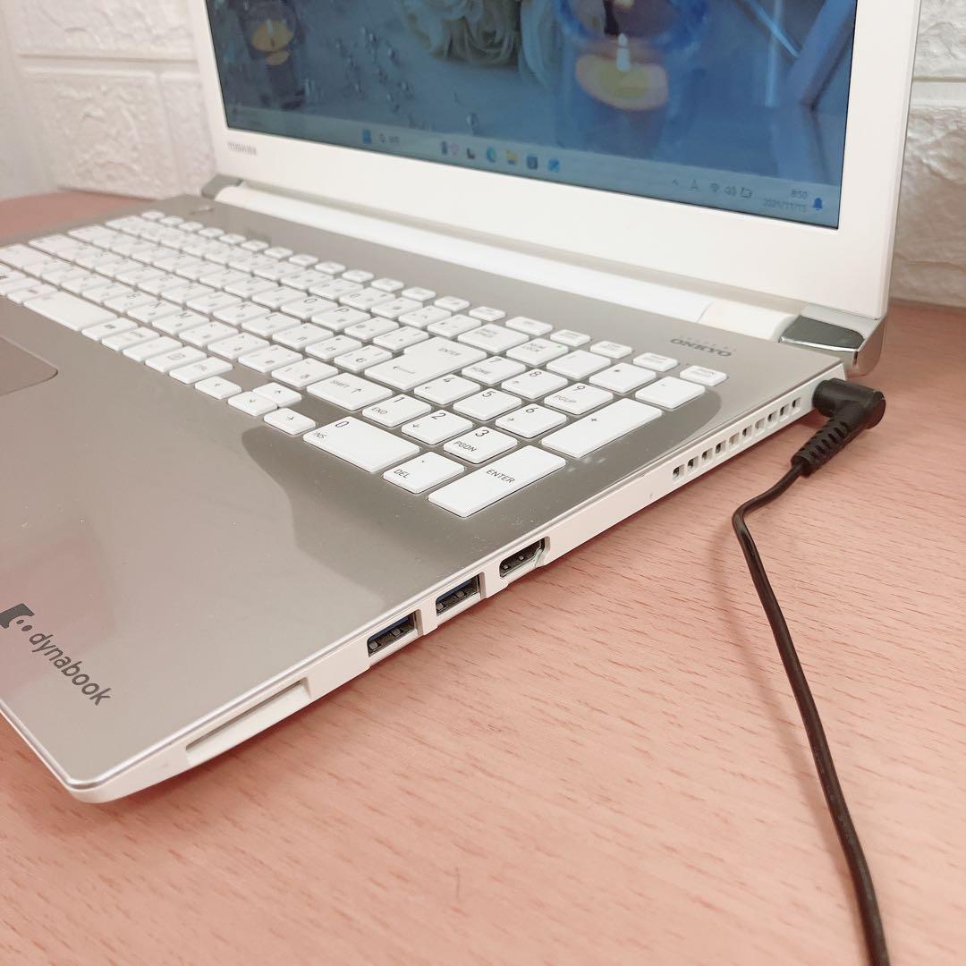 Windows11✨SSDで快適☘️大容量カメラ付すぐ使えるノートパソコン