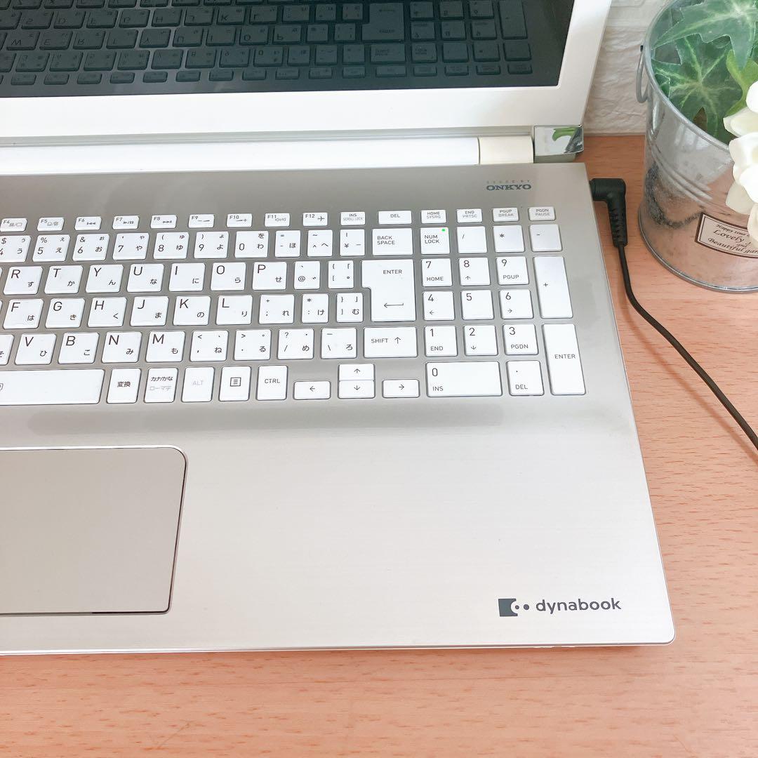 Windows11✨SSDで快適☘️大容量カメラ付すぐ使えるノートパソコン