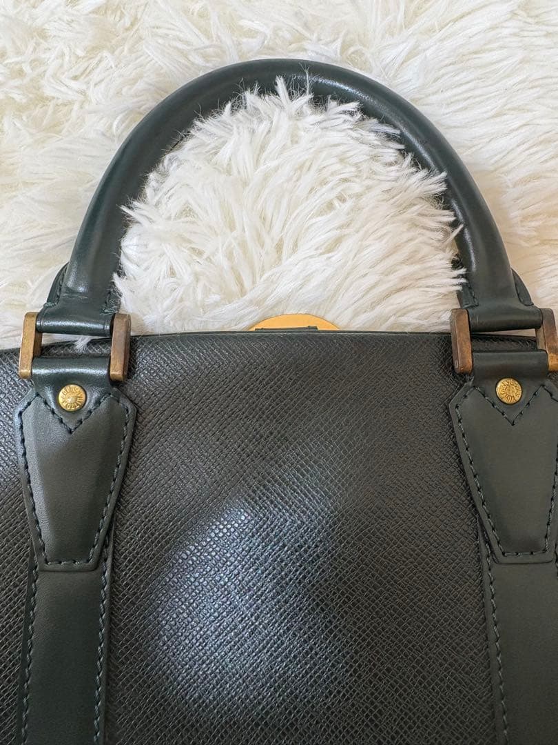 ルイ ヴィトン タイガ ベーリング ガーメントバッグ M30134 グリーン