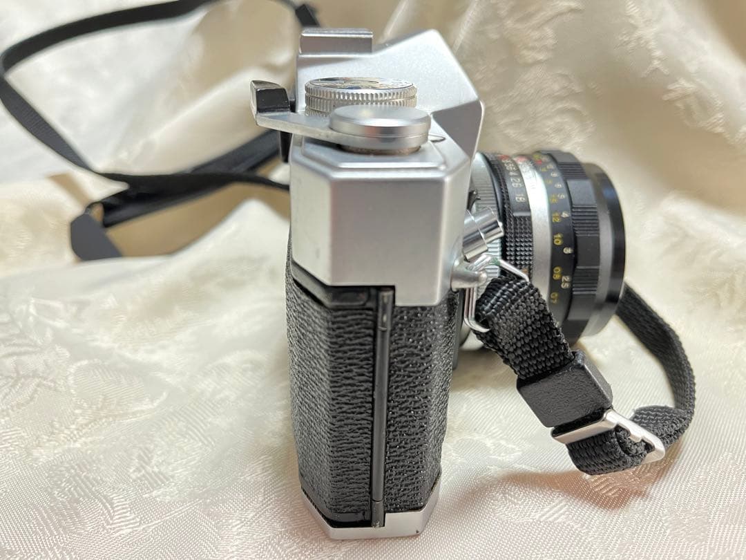 ペトリPÉTRI　ボケがきれいなf1.8の明るいレンズ　　希少カメラ